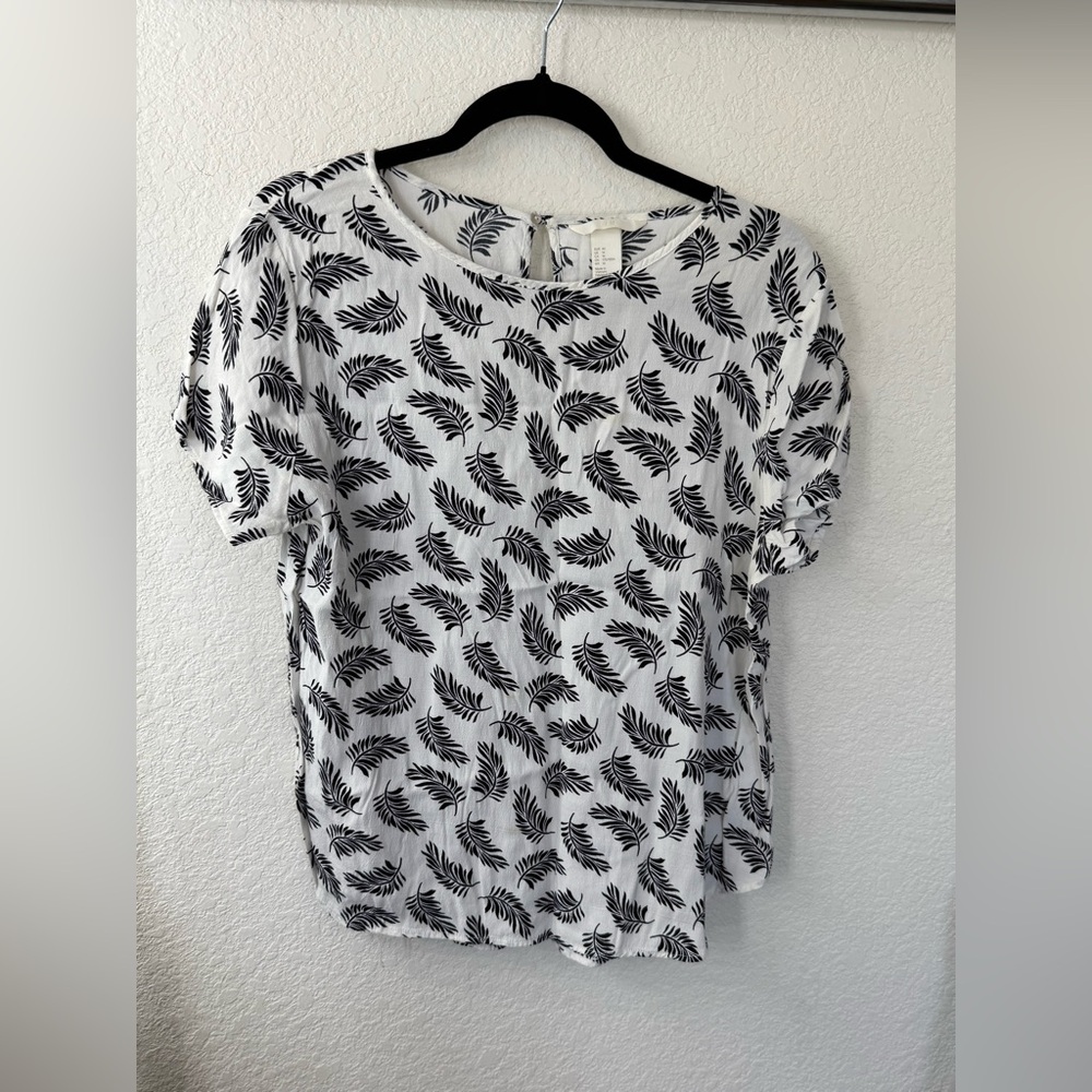 H&M Monochrome Leaf Pattern Top